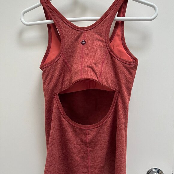 Prana yoga tank with open back. Reddish orange color. Small. - Picture 4 of 4